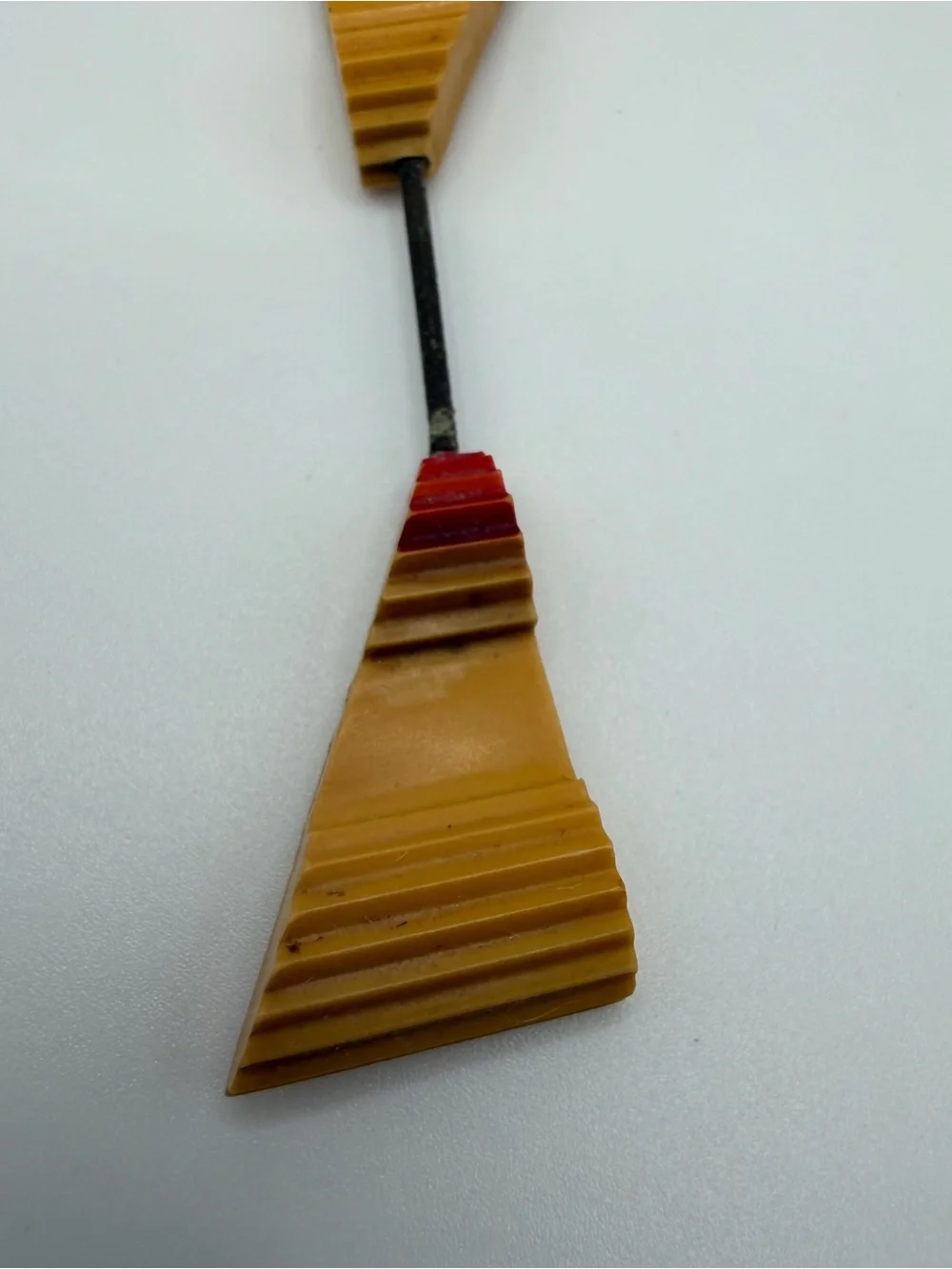 Jabot Vtg Art Deco Bakelite Hat Pin Carved Fan Butterscotch Red Stick Celluloid